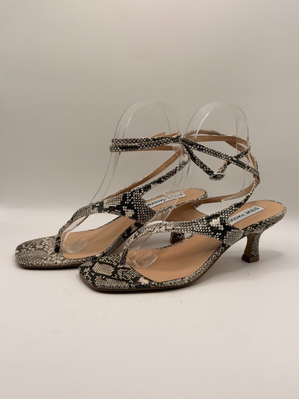 Steve Madden Women's Natural Rayger Ankle Strap Heel Sandal Sz 7.5